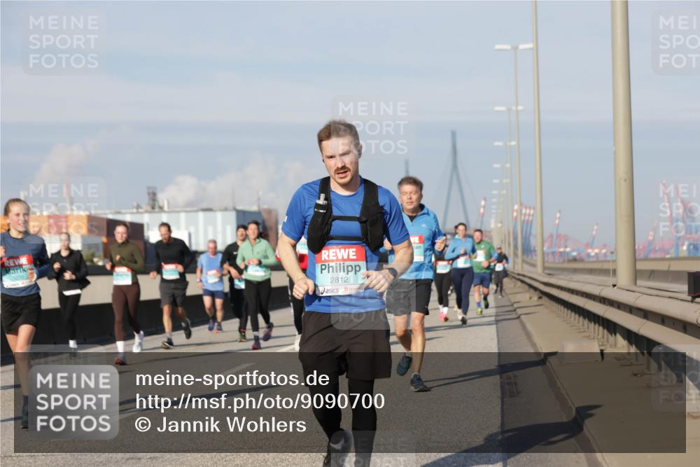 03.10.2025 - Köhlbrandbrückenlauf Jannik Wohlers http://msf.ph/oto/9090700 03.10.2025 09:59:07 Position 3 2812 meine-sportfotos.de