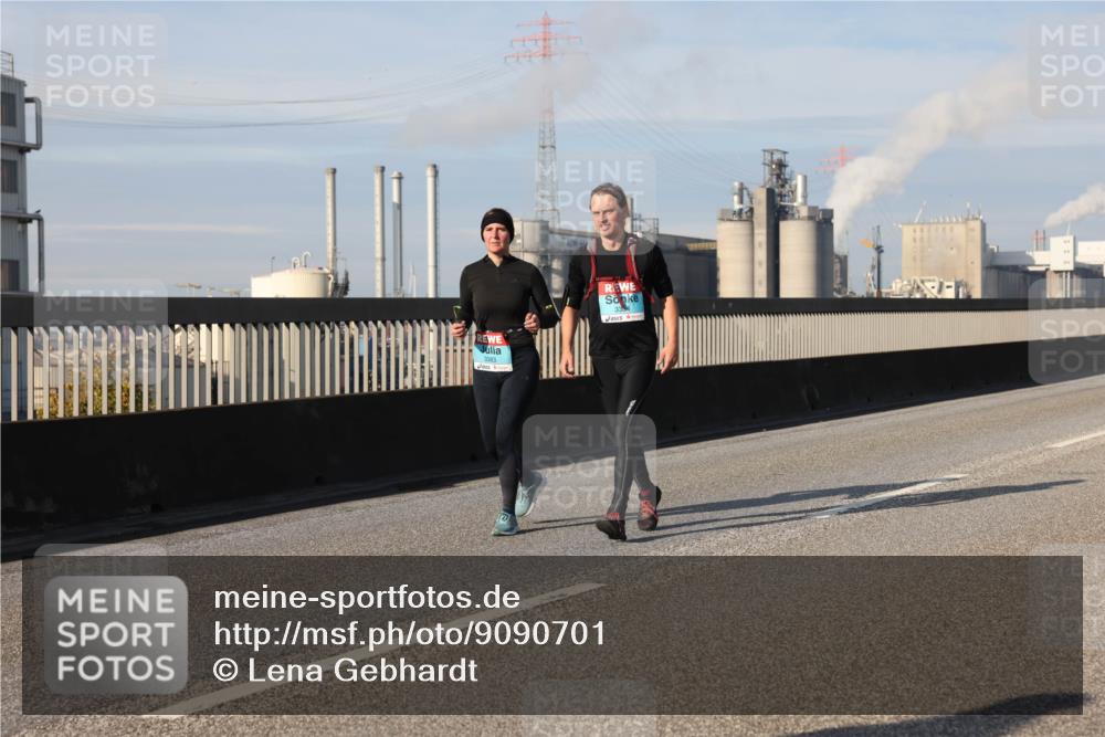 03.10.2025 - Köhlbrandbrückenlauf Lena Gebhardt http://msf.ph/oto/9090701 03.10.2025 10:07:42 Position 2 3383 meine-sportfotos.de