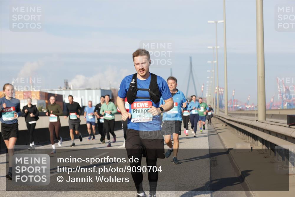 03.10.2025 - Köhlbrandbrückenlauf Jannik Wohlers http://msf.ph/oto/9090704 03.10.2025 09:59:07 Position 3 2812 meine-sportfotos.de