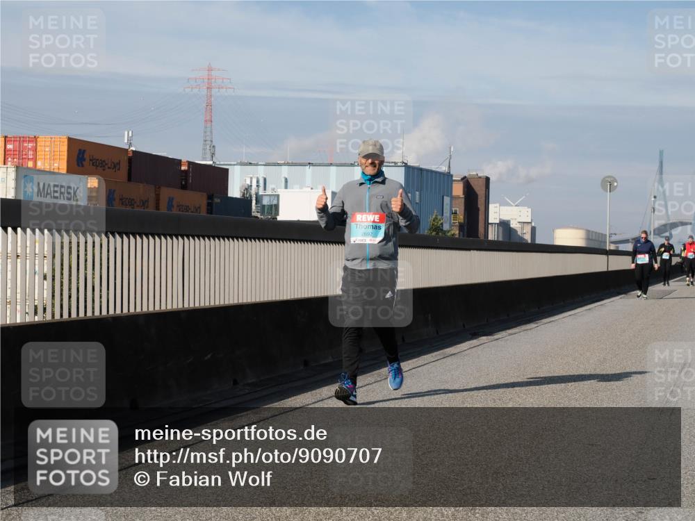 03.10.2025 - Köhlbrandbrückenlauf Fabian Wolf http://msf.ph/oto/9090707 03.10.2025 10:26:37 Position 3 2692 meine-sportfotos.de