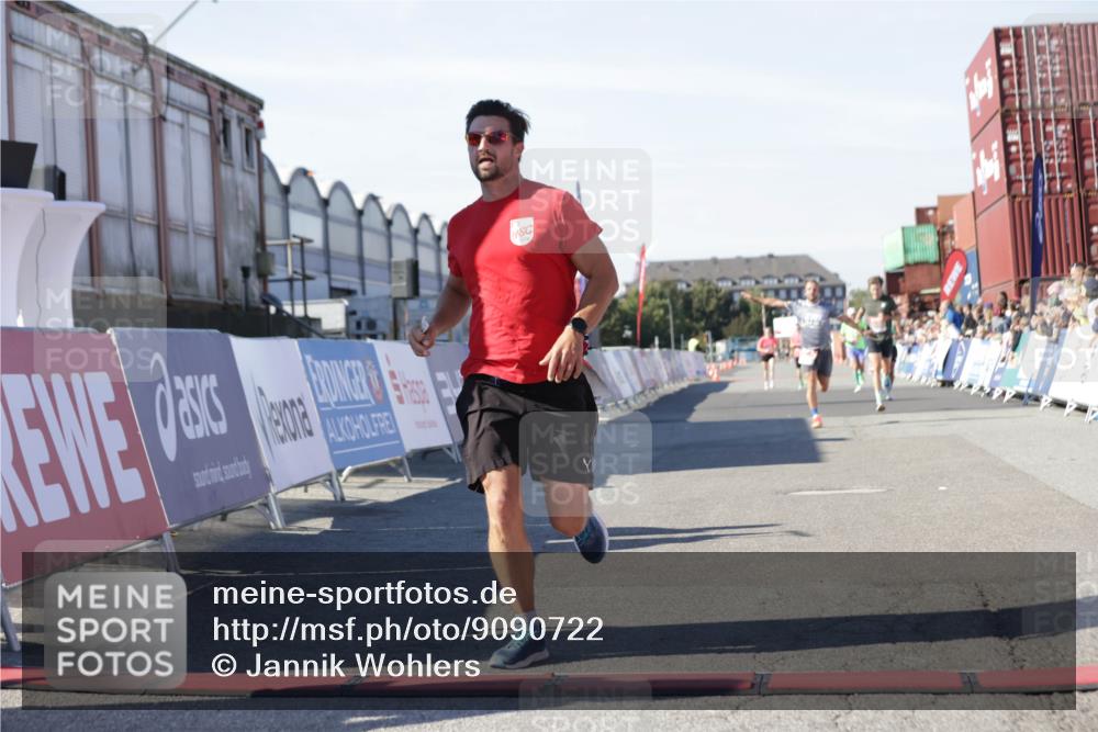 03.10.2025 - Köhlbrandbrückenlauf Jannik Wohlers http://msf.ph/oto/9090722 03.10.2025 12:53:52 Ziel 4088, 6002, 6085, 6422, 6624, 6817 meine-sportfotos.de