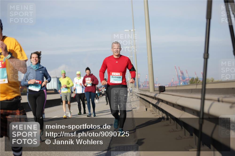 03.10.2025 - Köhlbrandbrückenlauf Jannik Wohlers http://msf.ph/oto/9090725 03.10.2025 10:10:32 Position 3 2321 meine-sportfotos.de