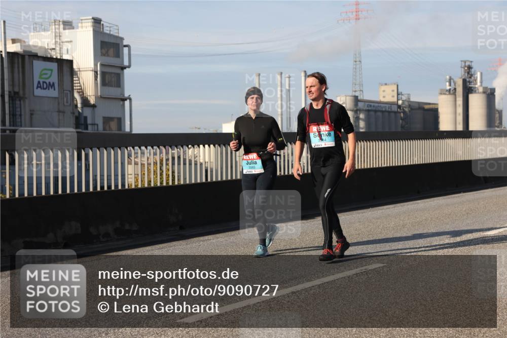 03.10.2025 - Köhlbrandbrückenlauf Lena Gebhardt http://msf.ph/oto/9090727 03.10.2025 10:07:43 Position 2 3383 meine-sportfotos.de