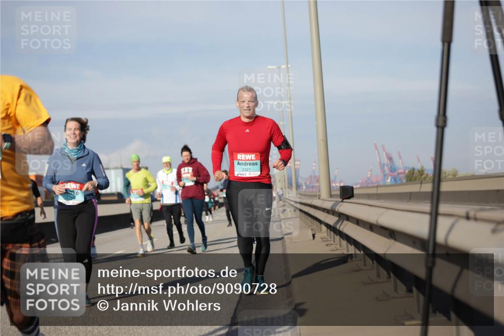 03.10.2025 - Köhlbrandbrückenlauf Jannik Wohlers http://msf.ph/oto/9090728 03.10.2025 10:10:33 Position 3 2321 meine-sportfotos.de