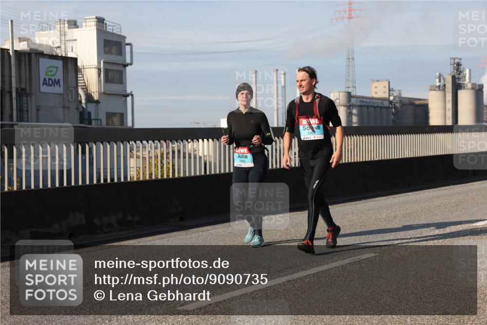03.10.2025 - Köhlbrandbrückenlauf Lena Gebhardt http://msf.ph/oto/9090735 03.10.2025 10:07:43 Position 2 3383, 338 meine-sportfotos.de