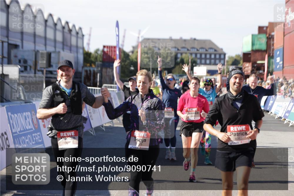 03.10.2025 - Köhlbrandbrückenlauf Jannik Wohlers http://msf.ph/oto/9090741 03.10.2025 13:19:40 Ziel 4691, 4981, 5047, 5148, 5647, 5648, 5650, 5838, 5931, 5975, 6382, 6383, 6509, 6600, 6776 meine-sportfotos.de