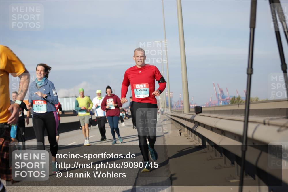 03.10.2025 - Köhlbrandbrückenlauf Jannik Wohlers http://msf.ph/oto/9090745 03.10.2025 10:10:33 Position 3 2258, 2321 meine-sportfotos.de