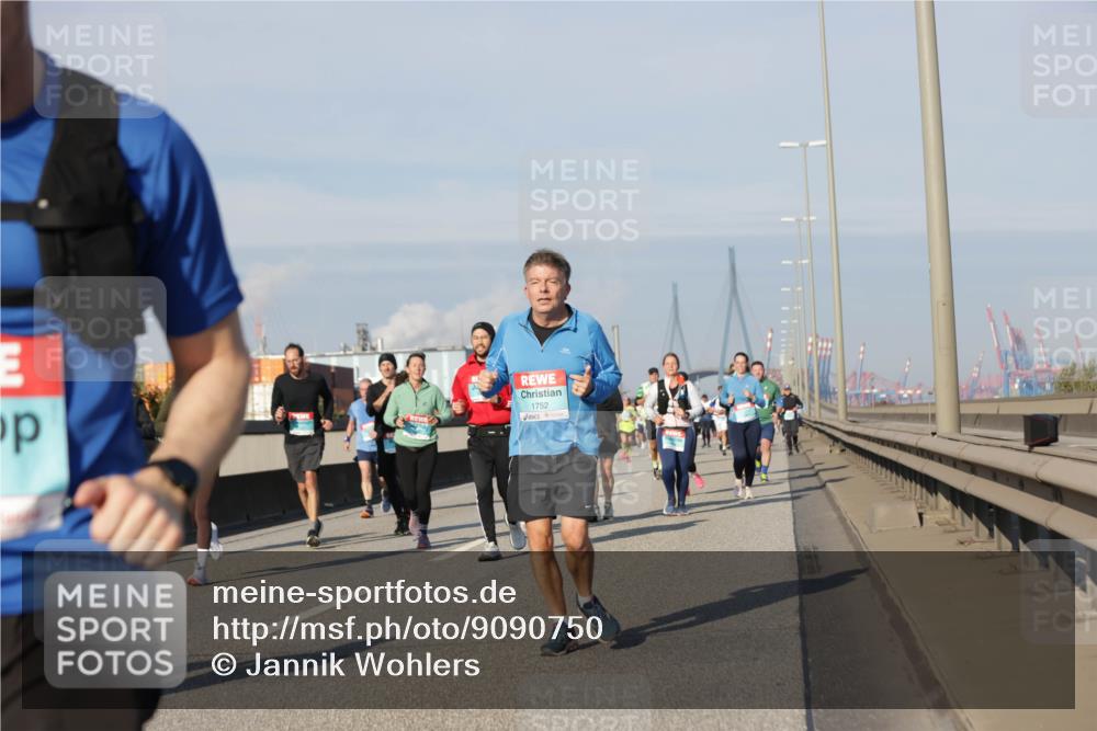 03.10.2025 - Köhlbrandbrückenlauf Jannik Wohlers http://msf.ph/oto/9090750 03.10.2025 09:59:09 Position 3 1752 meine-sportfotos.de