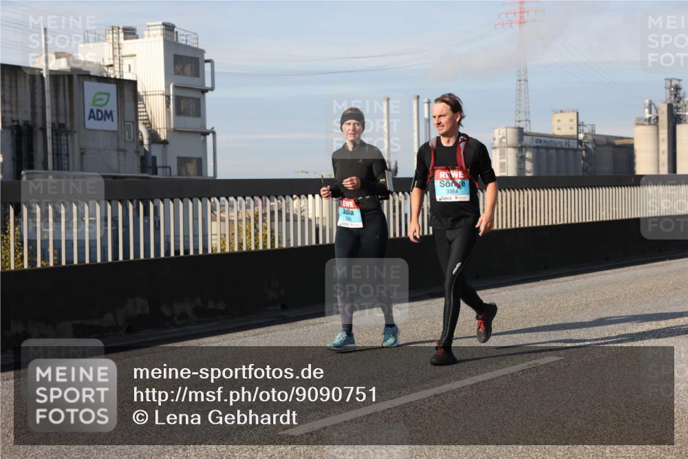 03.10.2025 - Köhlbrandbrückenlauf Lena Gebhardt http://msf.ph/oto/9090751 03.10.2025 10:07:43 Position 2 3384 meine-sportfotos.de