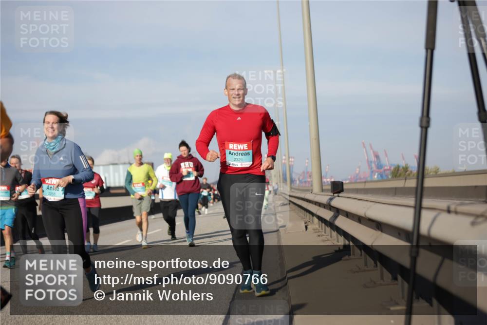 03.10.2025 - Köhlbrandbrückenlauf Jannik Wohlers http://msf.ph/oto/9090766 03.10.2025 10:10:33 Position 3 2258, 2321 meine-sportfotos.de