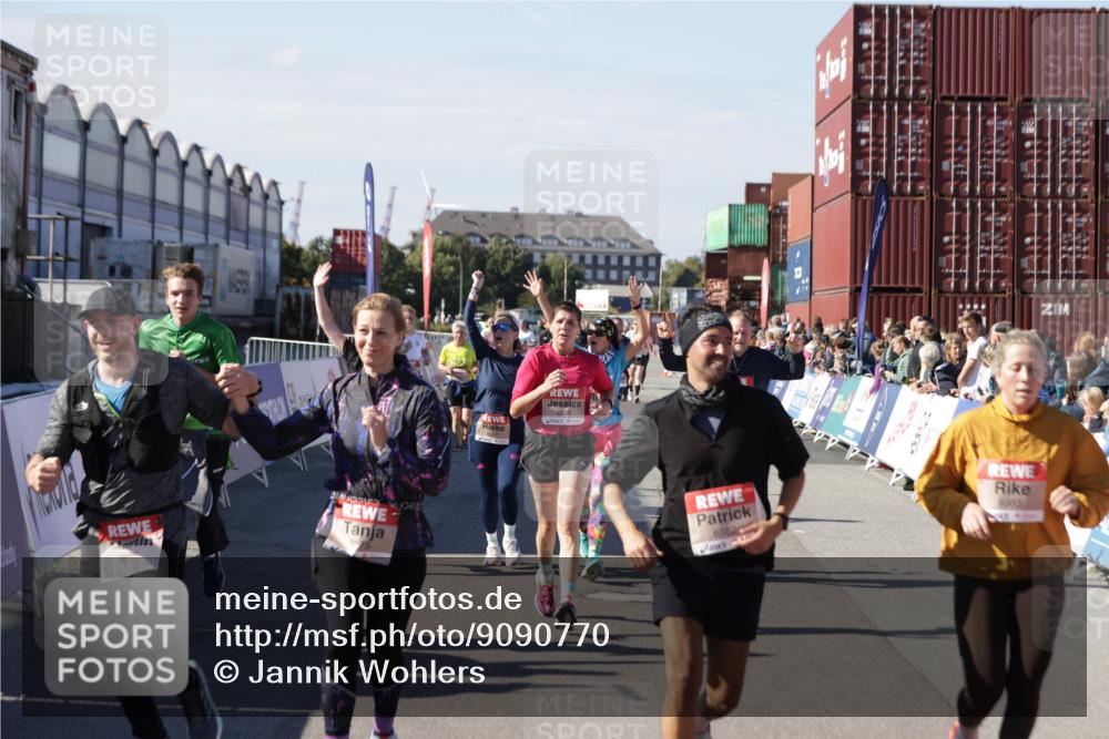 03.10.2025 - Köhlbrandbrückenlauf Jannik Wohlers http://msf.ph/oto/9090770 03.10.2025 13:19:41 Ziel 4981, 5047, 5148, 5647, 5648, 5650, 5838, 5931, 5975, 6382, 6383, 6509, 6600, 6776 meine-sportfotos.de