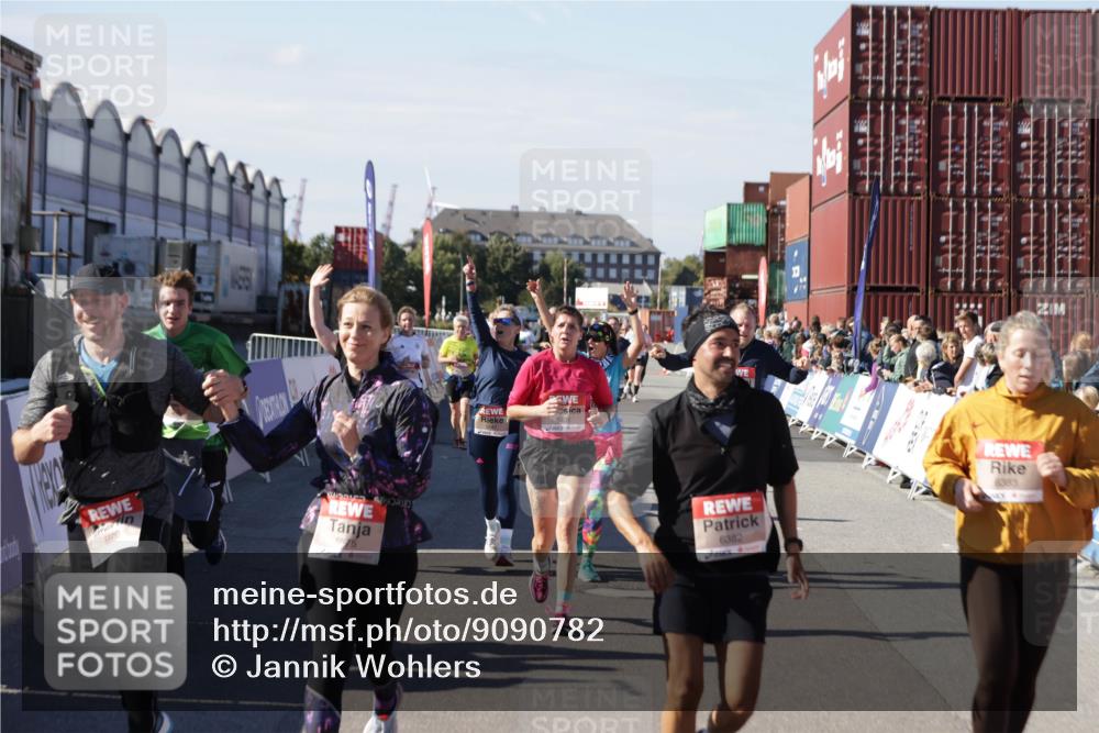 03.10.2025 - Köhlbrandbrückenlauf Jannik Wohlers http://msf.ph/oto/9090782 03.10.2025 13:19:41 Ziel 4981, 5047, 5148, 5647, 5648, 5650, 5838, 5931, 5975, 6382, 6383, 6509, 6600, 6776 meine-sportfotos.de