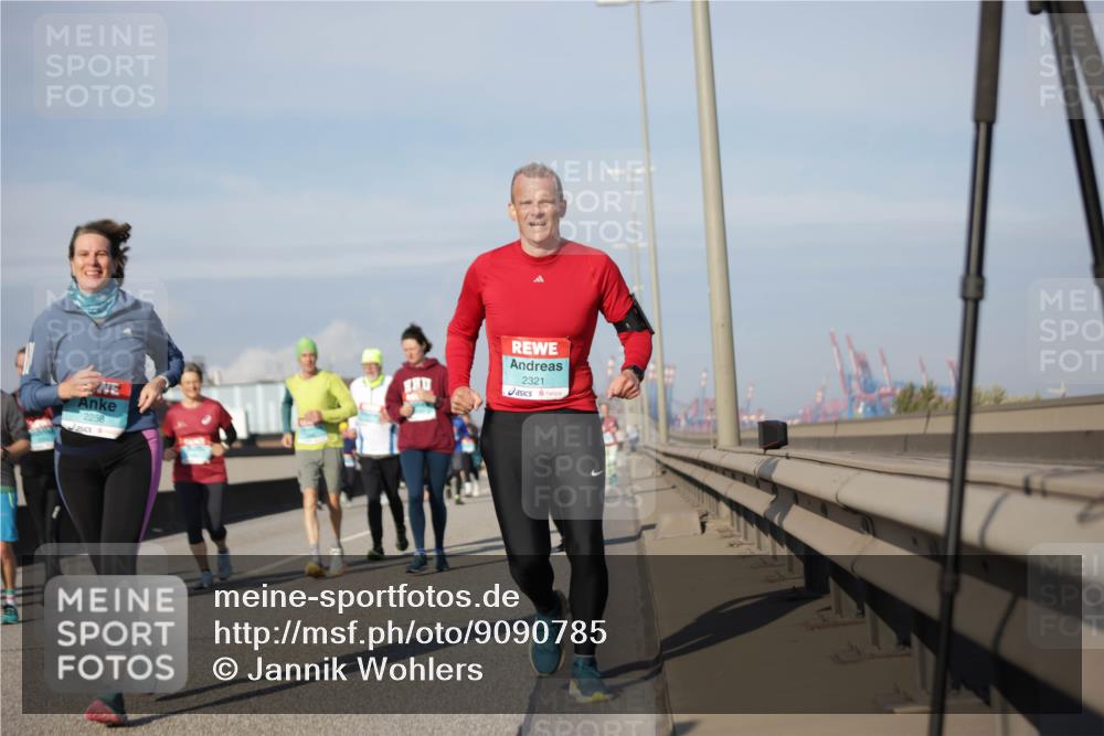03.10.2025 - Köhlbrandbrückenlauf Jannik Wohlers http://msf.ph/oto/9090785 03.10.2025 10:10:33 Position 3 2258, 2321 meine-sportfotos.de