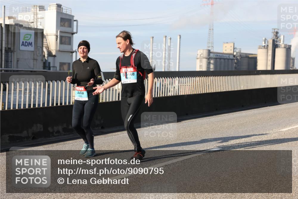 03.10.2025 - Köhlbrandbrückenlauf Lena Gebhardt http://msf.ph/oto/9090795 03.10.2025 10:07:43 Position 2 3383, 884 meine-sportfotos.de