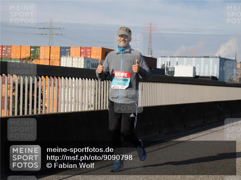 03.10.2025 - Köhlbrandbrückenlauf Fabian Wolf http://msf.ph/oto/9090798 03.10.2025 10:26:38 Position 3 2692 meine-sportfotos.de