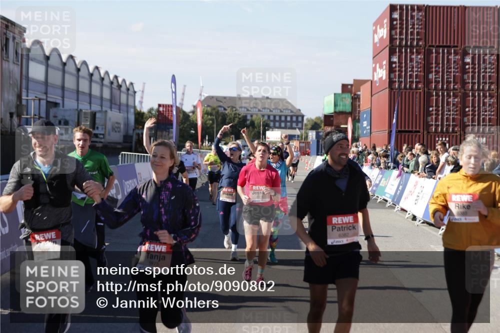 03.10.2025 - Köhlbrandbrückenlauf Jannik Wohlers http://msf.ph/oto/9090802 03.10.2025 13:19:41 Ziel 4981, 5047, 5148, 5647, 5648, 5650, 5838, 5931, 5975, 6382, 6383, 6509, 6600, 6776 meine-sportfotos.de