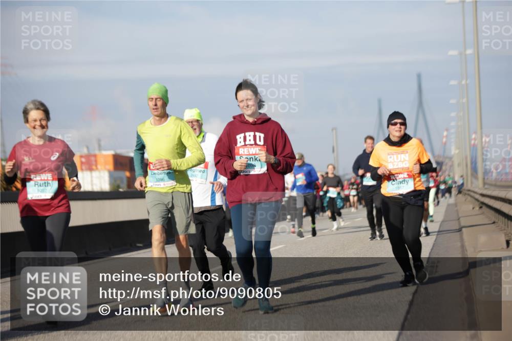 03.10.2025 - Köhlbrandbrückenlauf Jannik Wohlers http://msf.ph/oto/9090805 03.10.2025 10:10:35 Position 3 098, 1867, 2492, 1096, 1097 meine-sportfotos.de