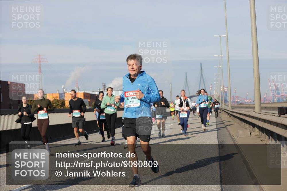 03.10.2025 - Köhlbrandbrückenlauf Jannik Wohlers http://msf.ph/oto/9090809 03.10.2025 09:59:10 Position 3 1752 meine-sportfotos.de