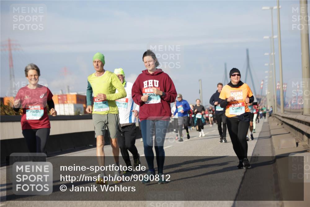 03.10.2025 - Köhlbrandbrückenlauf Jannik Wohlers http://msf.ph/oto/9090812 03.10.2025 10:10:36 Position 3 1097, 1096, 1098, 2492, 1867 meine-sportfotos.de