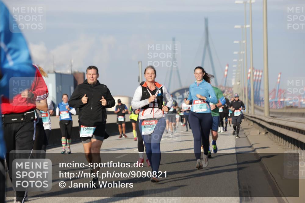 03.10.2025 - Köhlbrandbrückenlauf Jannik Wohlers http://msf.ph/oto/9090821 03.10.2025 09:59:11 Position 3 1492, 156, 3788 meine-sportfotos.de