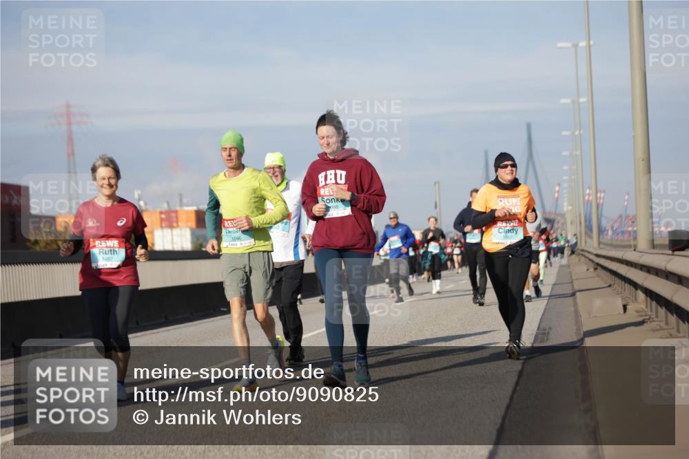 03.10.2025 - Köhlbrandbrückenlauf Jannik Wohlers http://msf.ph/oto/9090825 03.10.2025 10:10:36 Position 3 1097, 1096, 098, 1867 meine-sportfotos.de