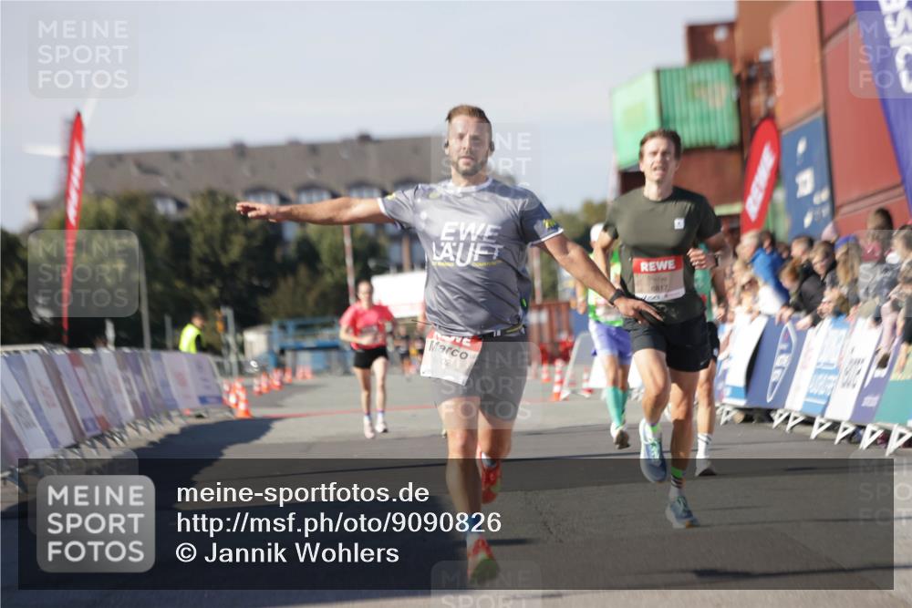 03.10.2025 - Köhlbrandbrückenlauf Jannik Wohlers http://msf.ph/oto/9090826 03.10.2025 12:53:54 Ziel 4030, 4088, 6002, 6085, 6422, 6817 meine-sportfotos.de