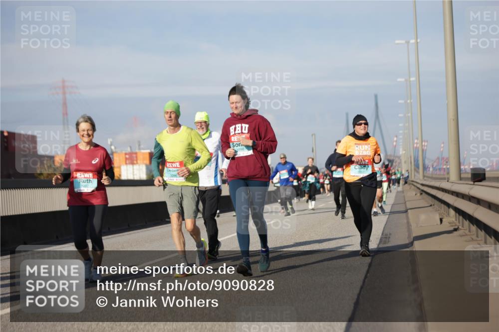 03.10.2025 - Köhlbrandbrückenlauf Jannik Wohlers http://msf.ph/oto/9090828 03.10.2025 10:10:36 Position 3 1097, 10965, 1098, 1867 meine-sportfotos.de