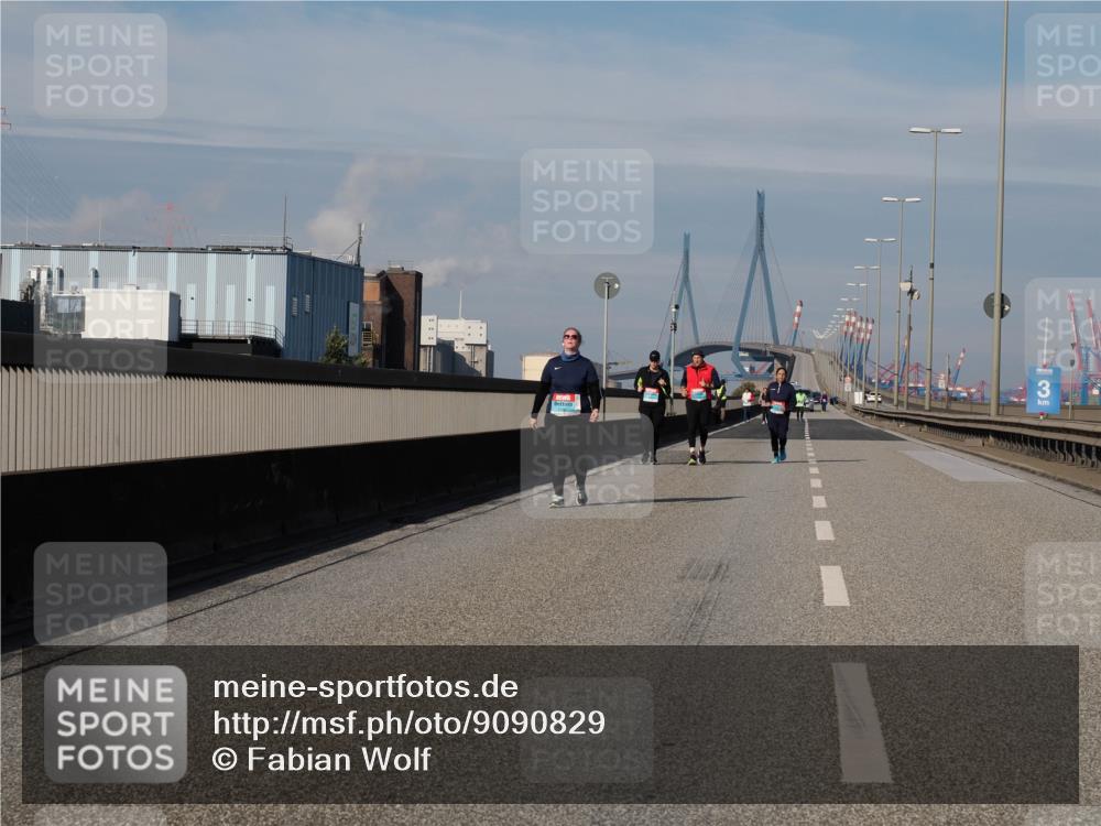 03.10.2025 - Köhlbrandbrückenlauf Fabian Wolf http://msf.ph/oto/9090829 03.10.2025 10:26:46 Position 3  meine-sportfotos.de
