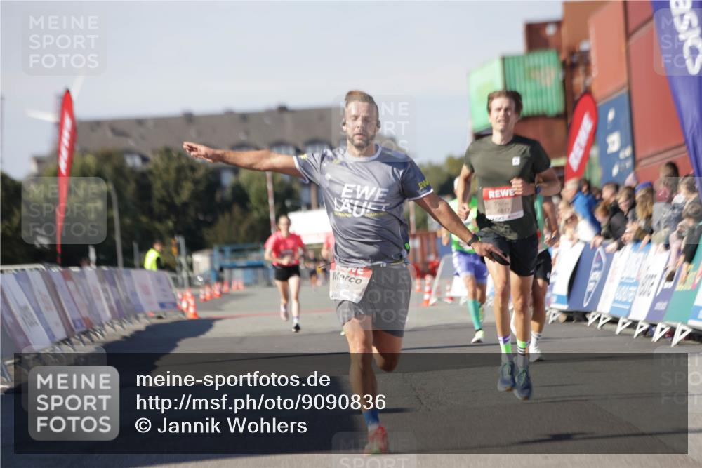 03.10.2025 - Köhlbrandbrückenlauf Jannik Wohlers http://msf.ph/oto/9090836 03.10.2025 12:53:54 Ziel 4030, 4088, 6002, 6085, 6422, 6817 meine-sportfotos.de