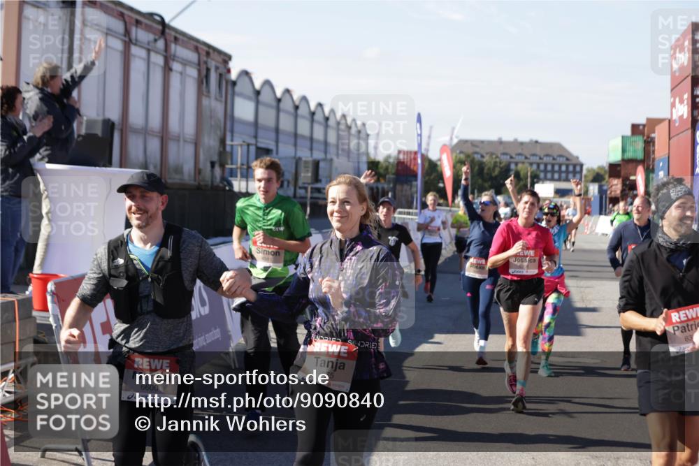 03.10.2025 - Köhlbrandbrückenlauf Jannik Wohlers http://msf.ph/oto/9090840 03.10.2025 13:19:41 Ziel 4981, 5047, 5148, 5647, 5648, 5650, 5838, 5931, 5975, 6382, 6383, 6509, 6600, 6776 meine-sportfotos.de