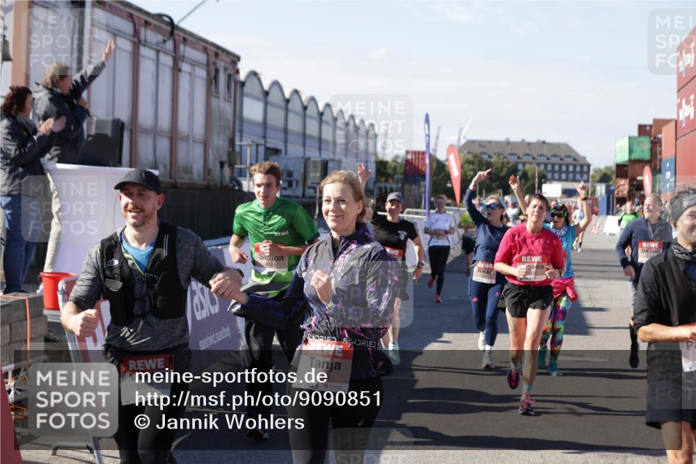 03.10.2025 - Köhlbrandbrückenlauf Jannik Wohlers http://msf.ph/oto/9090851 03.10.2025 13:19:41 Ziel 4981, 5047, 5148, 5647, 5648, 5650, 5838, 5931, 5975, 6382, 6383, 6509, 6600, 6776 meine-sportfotos.de
