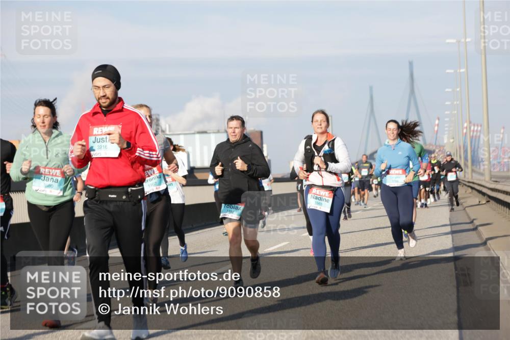 03.10.2025 - Köhlbrandbrückenlauf Jannik Wohlers http://msf.ph/oto/9090858 03.10.2025 09:59:12 Position 3 3580, 3216, 1907, 1492, 1565 meine-sportfotos.de