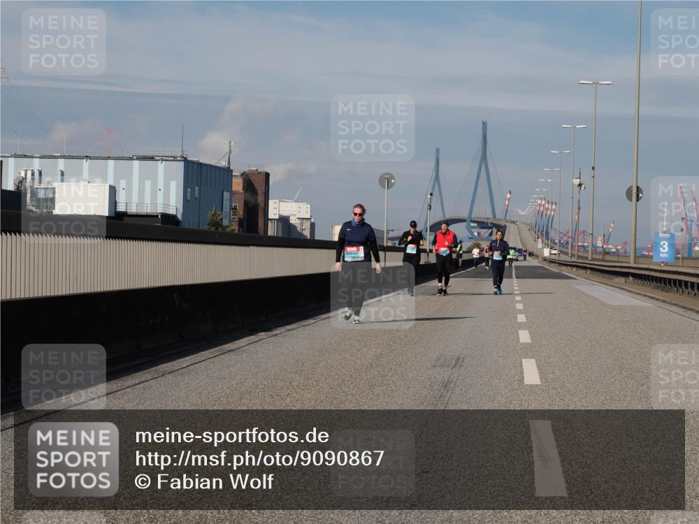 03.10.2025 - Köhlbrandbrückenlauf Fabian Wolf http://msf.ph/oto/9090867 03.10.2025 10:26:47 Position 3 3 meine-sportfotos.de