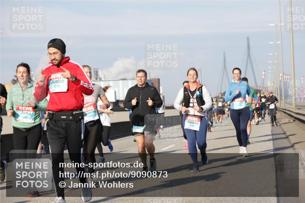 03.10.2025 - Köhlbrandbrückenlauf Jannik Wohlers http://msf.ph/oto/9090873 03.10.2025 09:59:12 Position 3 3580, 3216, 1907, 1565 meine-sportfotos.de