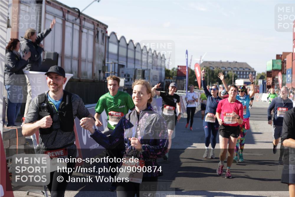 03.10.2025 - Köhlbrandbrückenlauf Jannik Wohlers http://msf.ph/oto/9090874 03.10.2025 13:19:41 Ziel 4981, 5047, 5148, 5647, 5648, 5650, 5838, 5931, 5975, 6382, 6383, 6509, 6600, 6776 meine-sportfotos.de