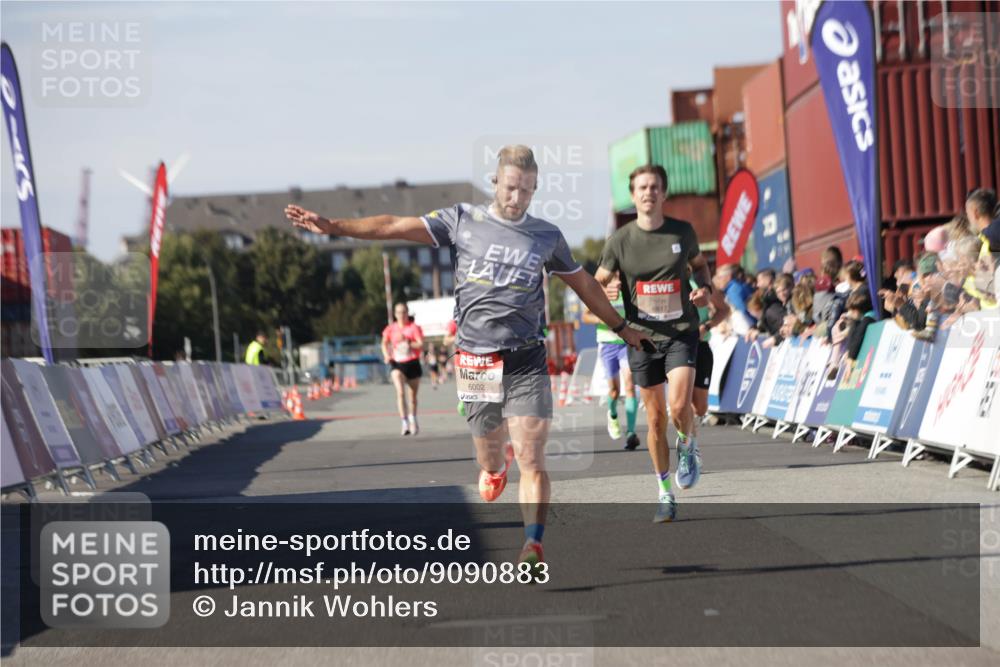 03.10.2025 - Köhlbrandbrückenlauf Jannik Wohlers http://msf.ph/oto/9090883 03.10.2025 12:53:55 Ziel 4030, 4088, 6002, 6085, 6422, 6817 meine-sportfotos.de