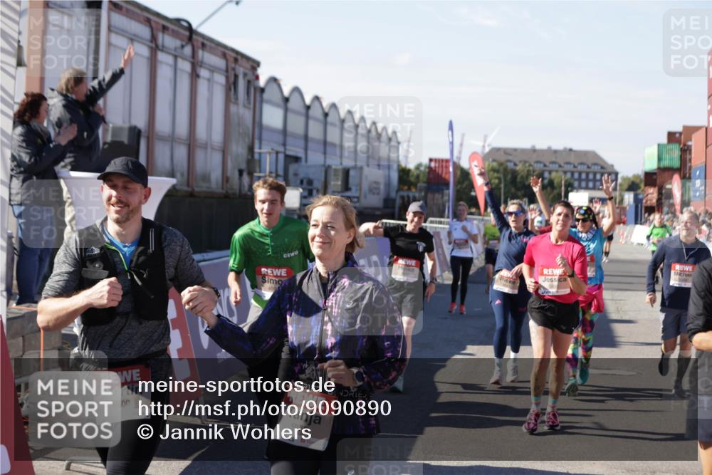 03.10.2025 - Köhlbrandbrückenlauf Jannik Wohlers http://msf.ph/oto/9090890 03.10.2025 13:19:42 Ziel 4981, 5047, 5148, 5647, 5648, 5650, 5838, 5931, 5975, 6382, 6383, 6509, 6600, 6660, 6730 meine-sportfotos.de