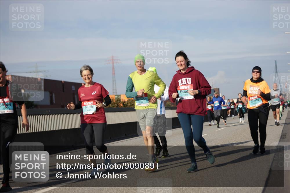 03.10.2025 - Köhlbrandbrückenlauf Jannik Wohlers http://msf.ph/oto/9090891 03.10.2025 10:10:37 Position 3 3384, 1097, 1096, 1098, 1867 meine-sportfotos.de