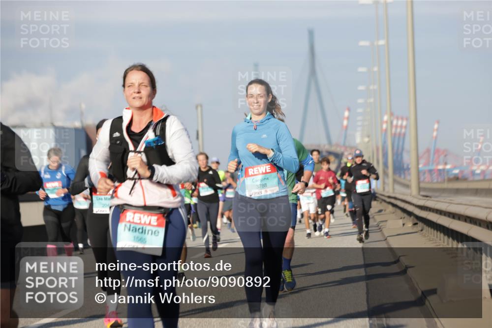 03.10.2025 - Köhlbrandbrückenlauf Jannik Wohlers http://msf.ph/oto/9090892 03.10.2025 09:59:13 Position 3 204, 1565, 3788 meine-sportfotos.de