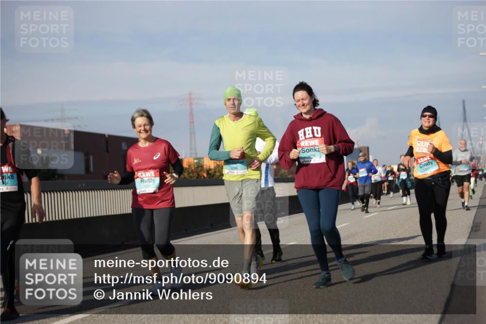 03.10.2025 - Köhlbrandbrückenlauf Jannik Wohlers http://msf.ph/oto/9090894 03.10.2025 10:10:37 Position 3 1097, 1096, 1098, 1867 meine-sportfotos.de