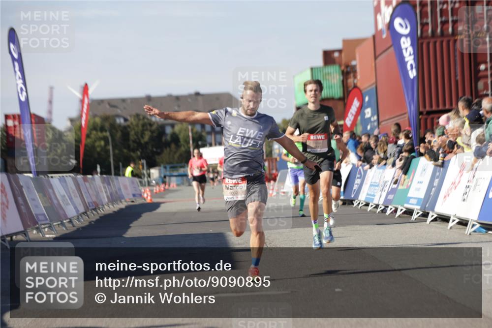 03.10.2025 - Köhlbrandbrückenlauf Jannik Wohlers http://msf.ph/oto/9090895 03.10.2025 12:53:55 Ziel 4030, 4088, 6002, 6085, 6422, 6817 meine-sportfotos.de