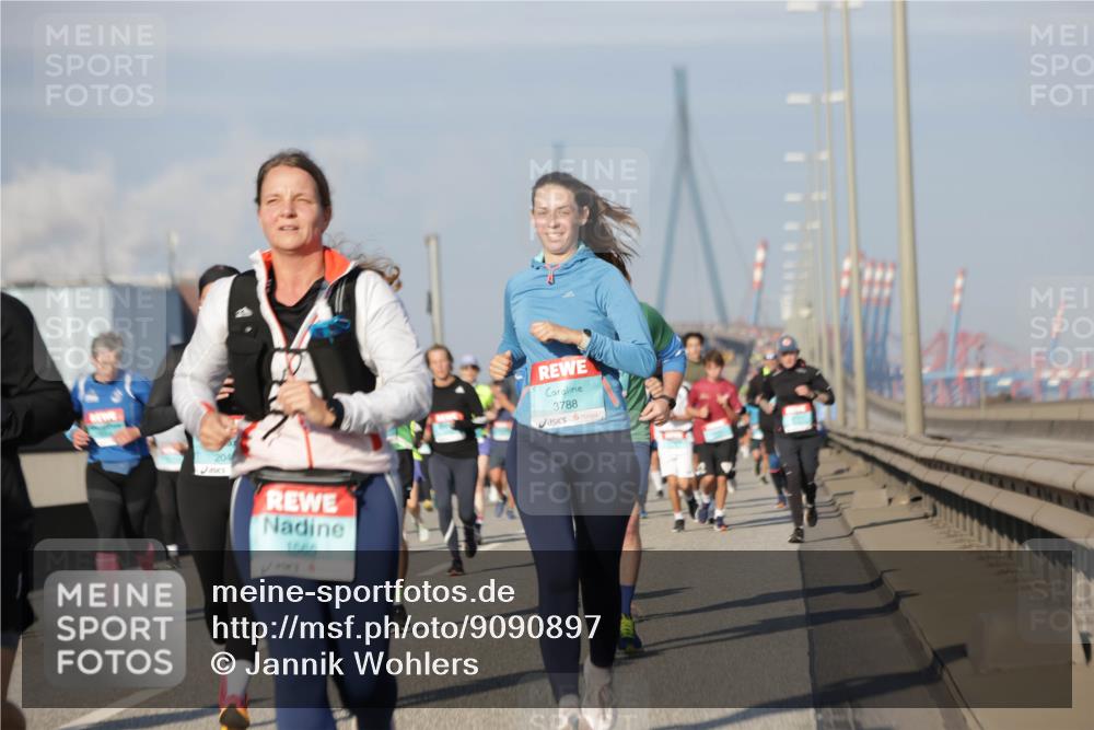 03.10.2025 - Köhlbrandbrückenlauf Jannik Wohlers http://msf.ph/oto/9090897 03.10.2025 09:59:13 Position 3 1565, 3788 meine-sportfotos.de