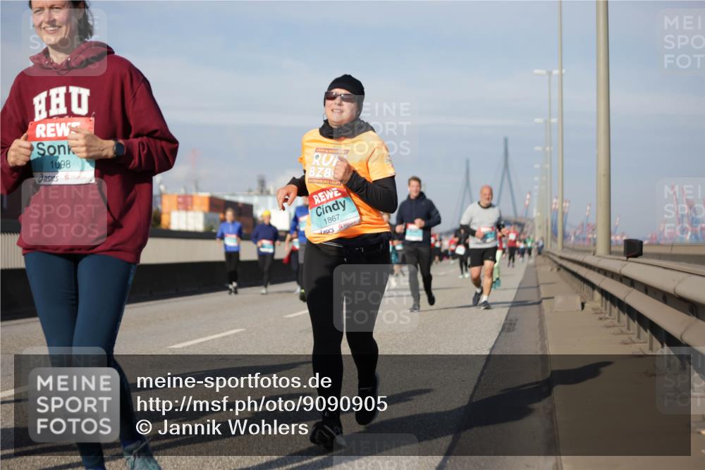 03.10.2025 - Köhlbrandbrückenlauf Jannik Wohlers http://msf.ph/oto/9090905 03.10.2025 10:10:38 Position 3 1098, 1867 meine-sportfotos.de