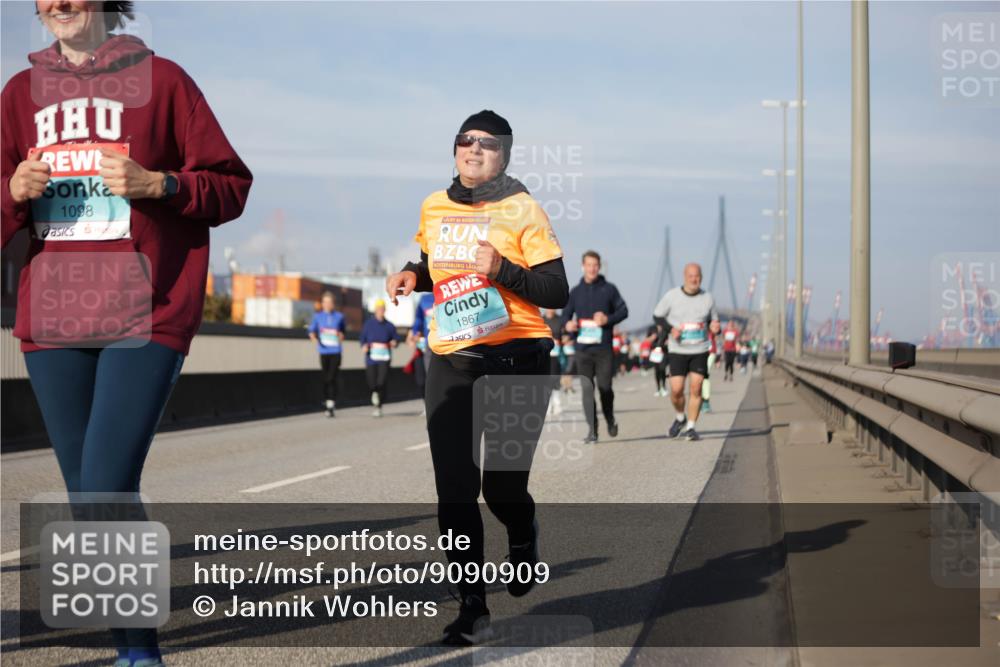 03.10.2025 - Köhlbrandbrückenlauf Jannik Wohlers http://msf.ph/oto/9090909 03.10.2025 10:10:38 Position 3 1098, 1867 meine-sportfotos.de