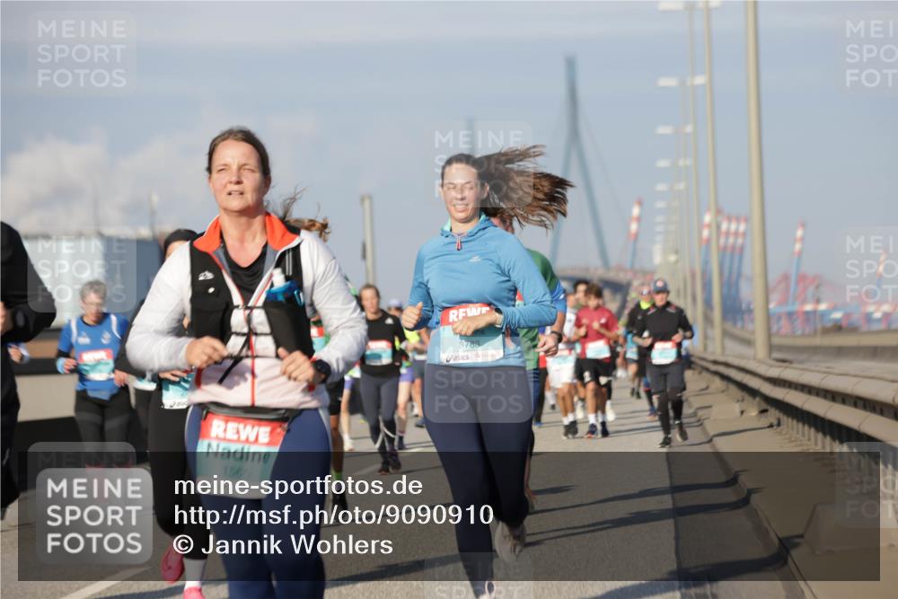 03.10.2025 - Köhlbrandbrückenlauf Jannik Wohlers http://msf.ph/oto/9090910 03.10.2025 09:59:13 Position 3 1565, 3788 meine-sportfotos.de
