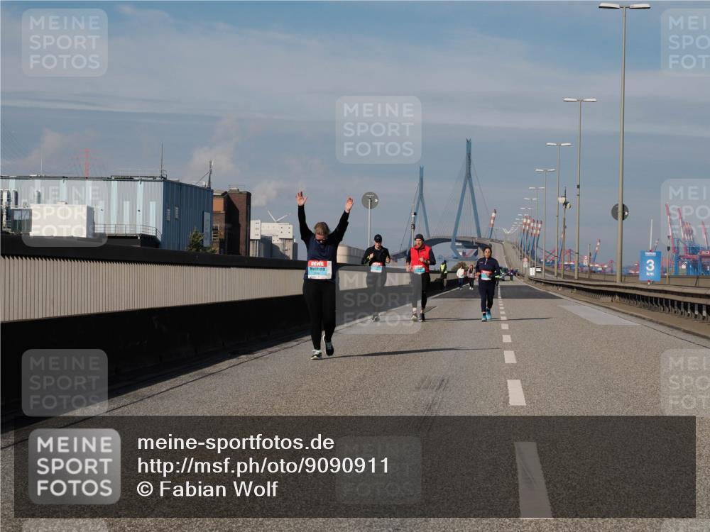 03.10.2025 - Köhlbrandbrückenlauf Fabian Wolf http://msf.ph/oto/9090911 03.10.2025 10:26:49 Position 3 2546 meine-sportfotos.de