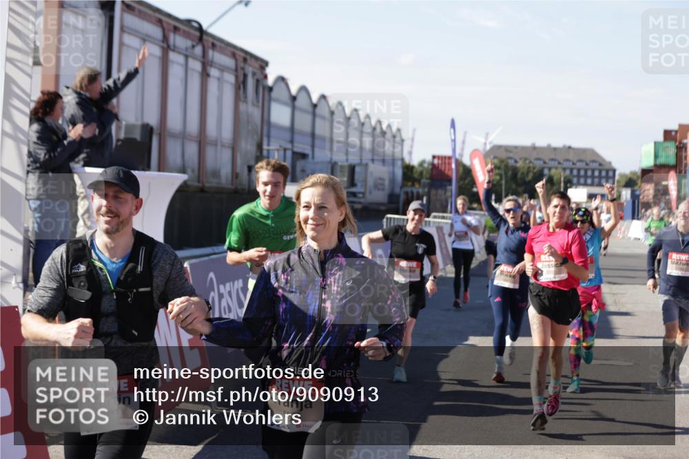 03.10.2025 - Köhlbrandbrückenlauf Jannik Wohlers http://msf.ph/oto/9090913 03.10.2025 13:19:42 Ziel 4981, 5047, 5148, 5647, 5648, 5650, 5838, 5931, 5975, 6382, 6383, 6509, 6600, 6660, 6730 meine-sportfotos.de