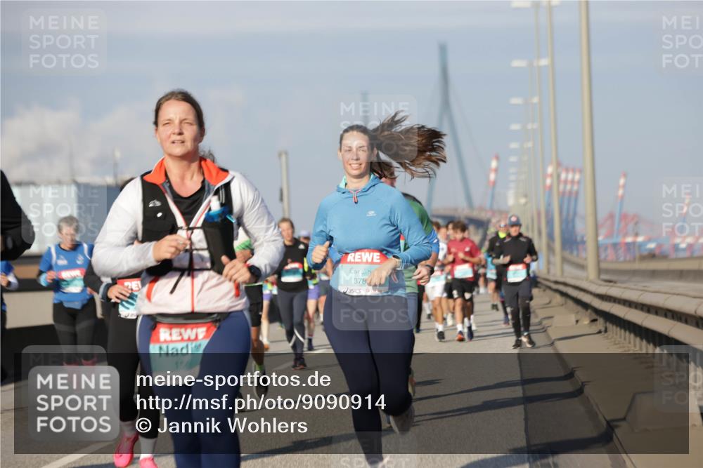 03.10.2025 - Köhlbrandbrückenlauf Jannik Wohlers http://msf.ph/oto/9090914 03.10.2025 09:59:13 Position 3 156, 378 meine-sportfotos.de