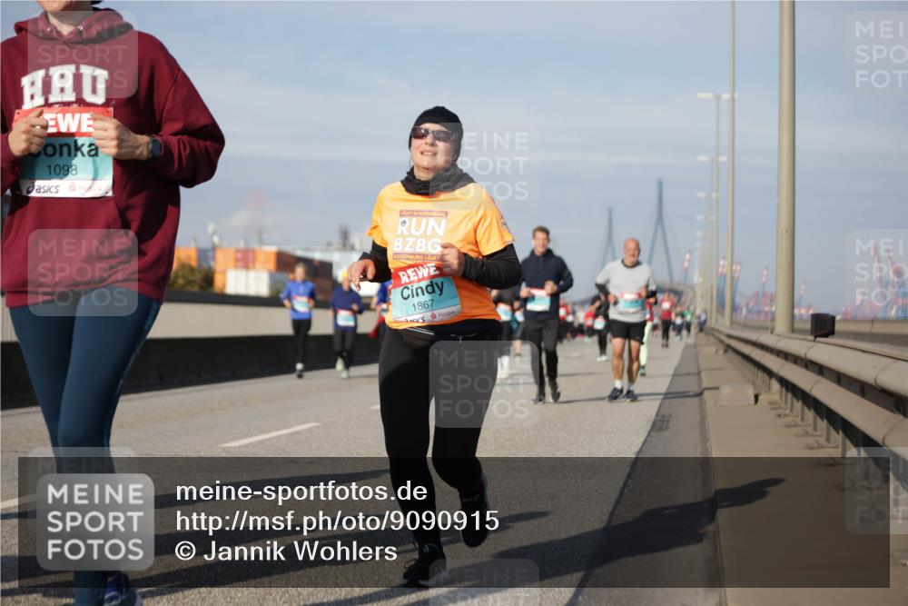 03.10.2025 - Köhlbrandbrückenlauf Jannik Wohlers http://msf.ph/oto/9090915 03.10.2025 10:10:38 Position 3 1098, 1867 meine-sportfotos.de