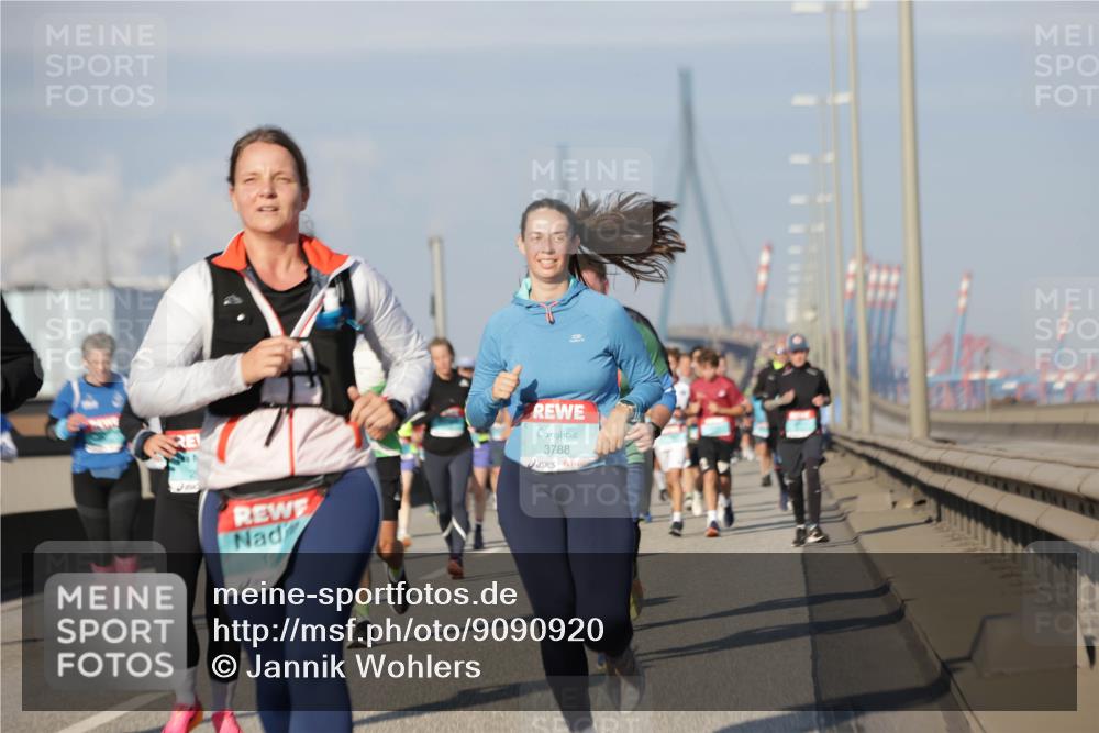 03.10.2025 - Köhlbrandbrückenlauf Jannik Wohlers http://msf.ph/oto/9090920 03.10.2025 09:59:13 Position 3 3788 meine-sportfotos.de
